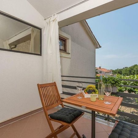 Apartment Green With Balcony Nova Vas  Екстер'єр фото