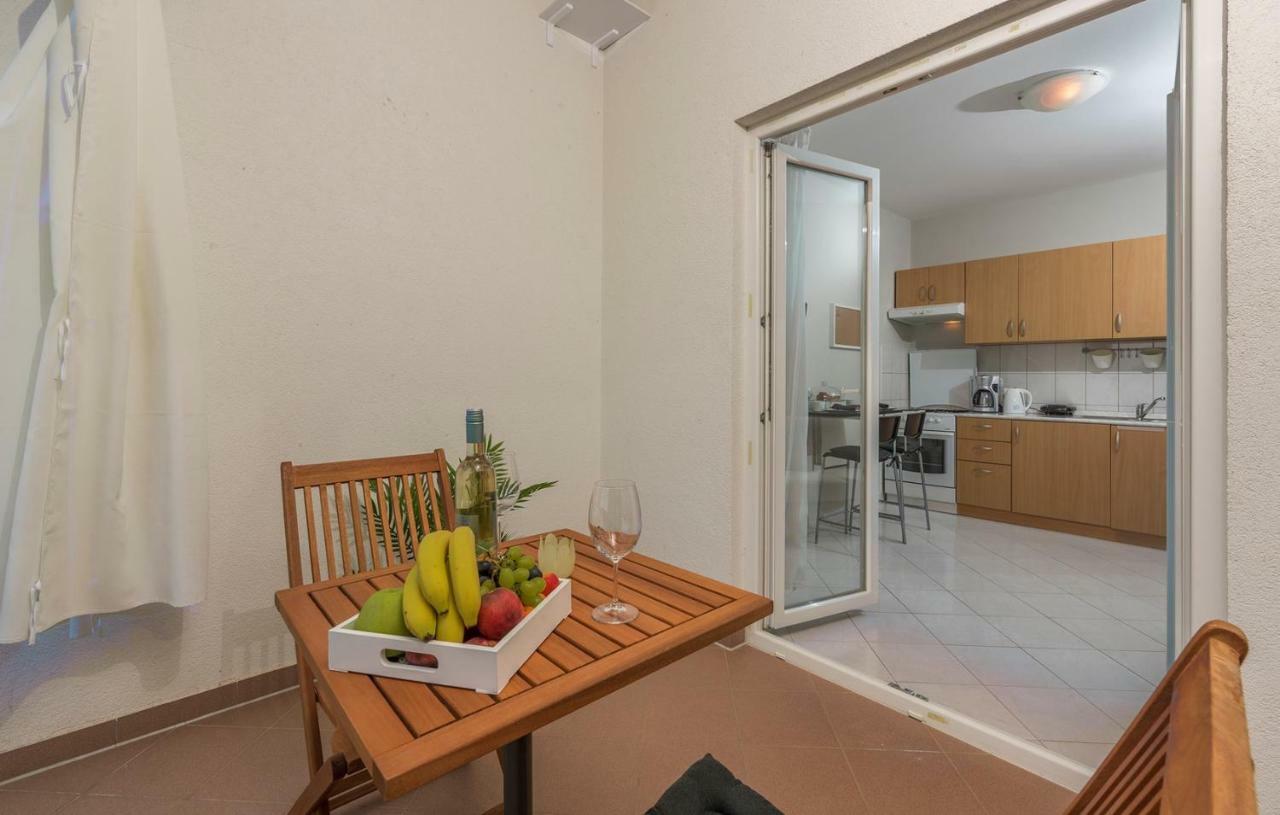Apartment Green With Balcony Nova Vas  Екстер'єр фото