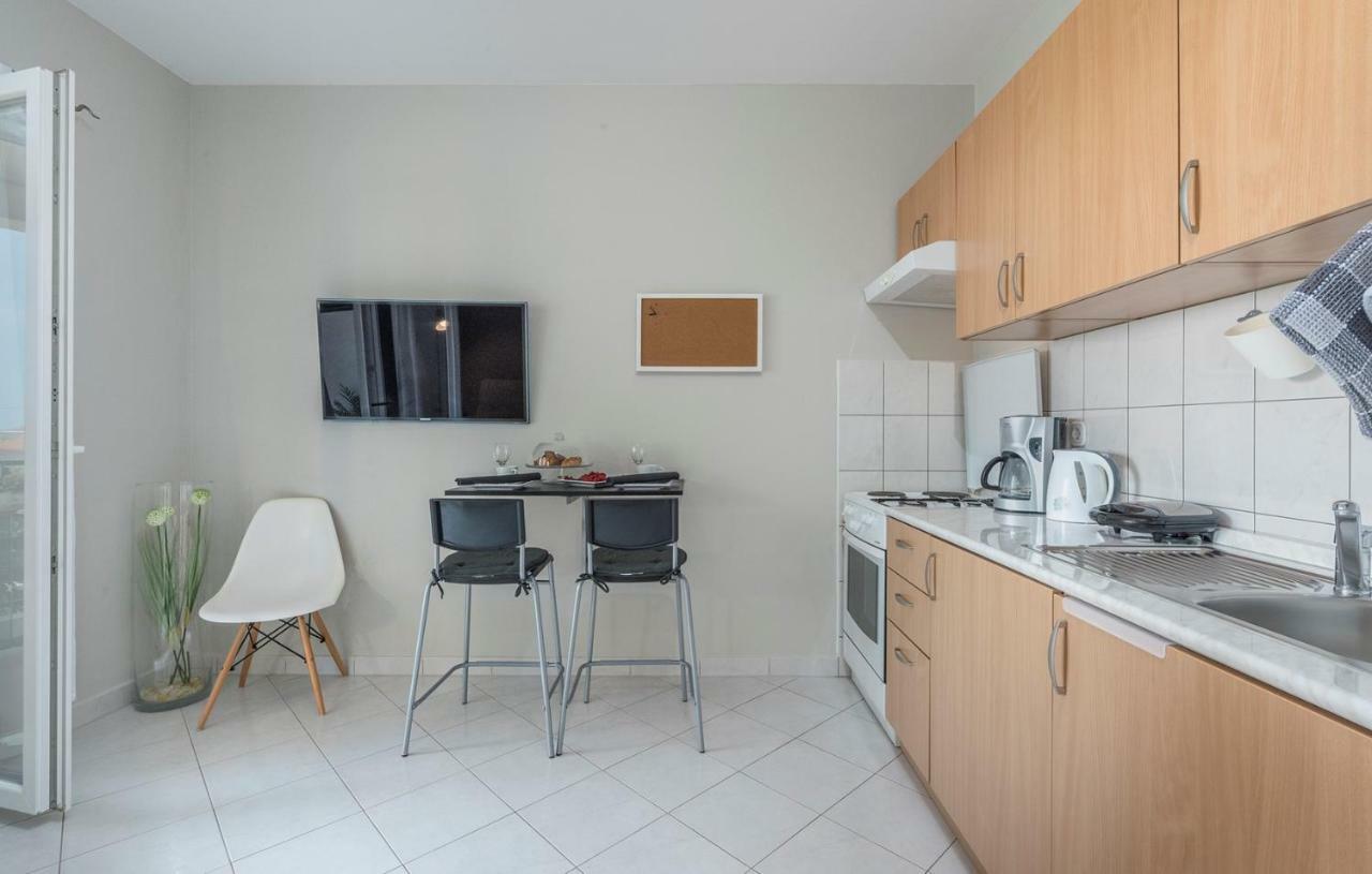 Apartment Green With Balcony Nova Vas  Екстер'єр фото