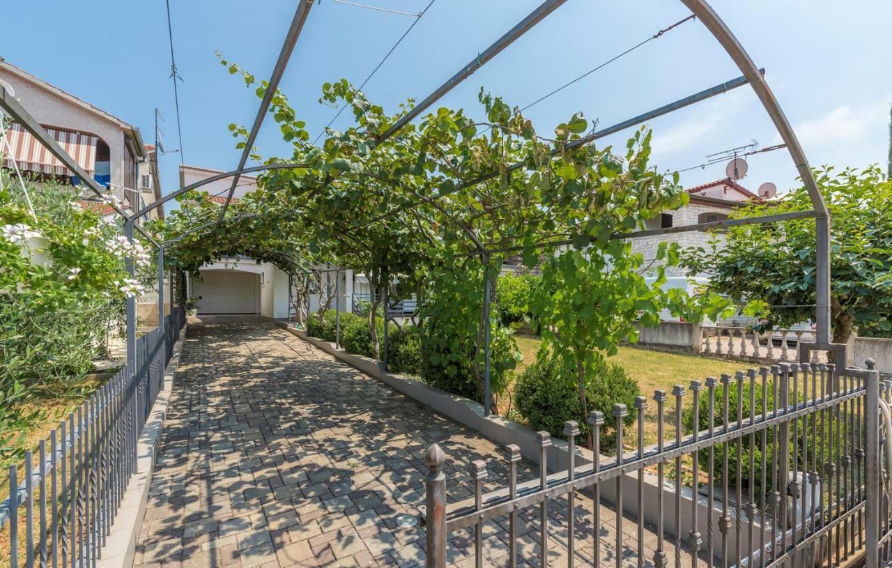 Apartment Green With Balcony Nova Vas  Екстер'єр фото