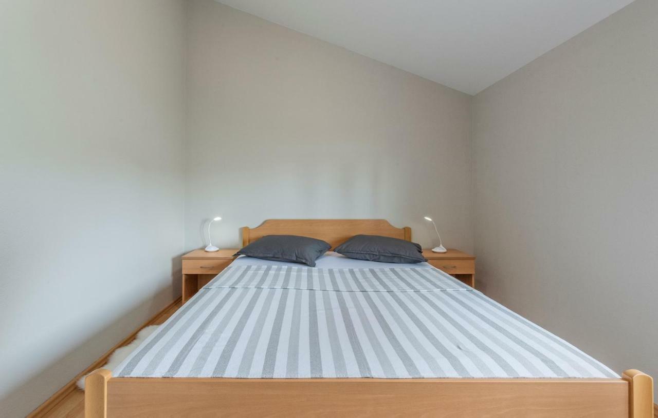 Apartment Green With Balcony Nova Vas  Екстер'єр фото
