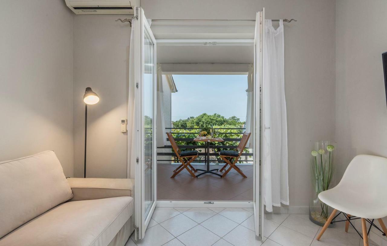 Apartment Green With Balcony Nova Vas  Екстер'єр фото