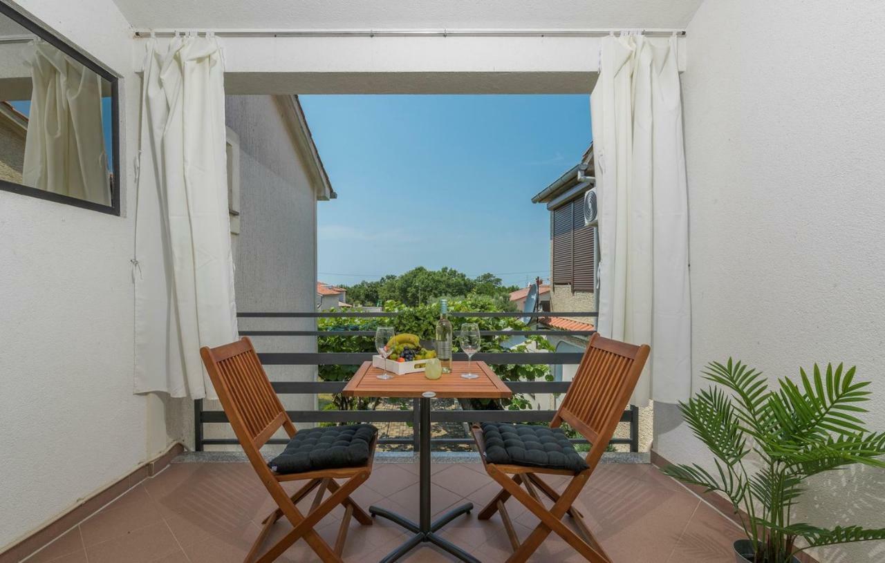 Apartment Green With Balcony Nova Vas  Екстер'єр фото